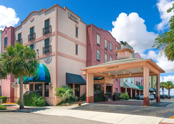 Hampton Inn & Suites Amelia Island-Historic Harbor Front